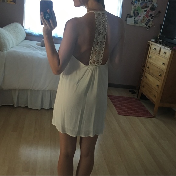 White/cream dress with lace back detailing - Picture 4 of 4
